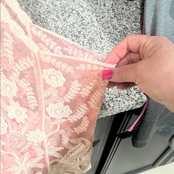 Elegant Lace Pink Tank Top - Picture 6 of 16